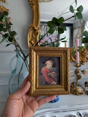 Vintage Oval Gold Gilt Frame with Victorian Girl Print, Made in Italy